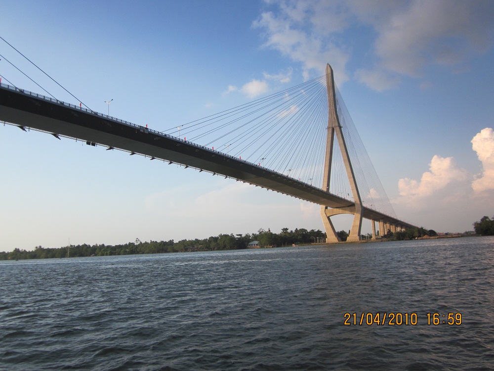 CAN THO BRIDGE